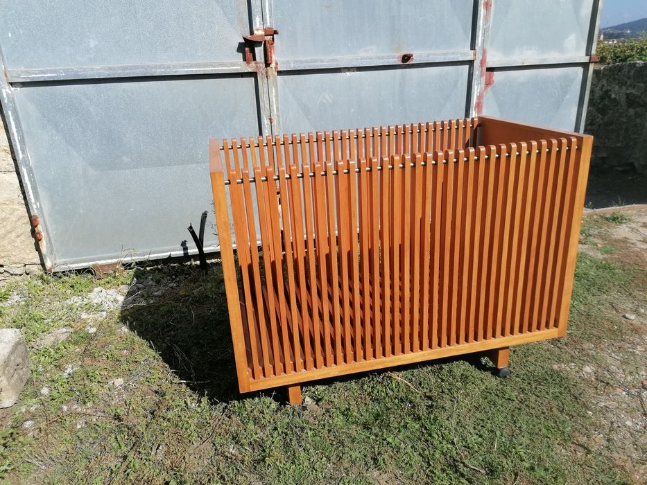 Berço e colchão para bebé