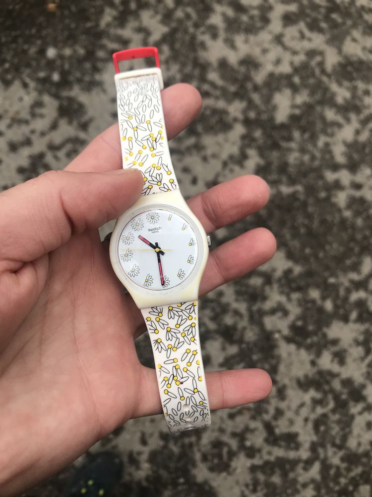 Годиник жіночий Swatch PICK ME GW174