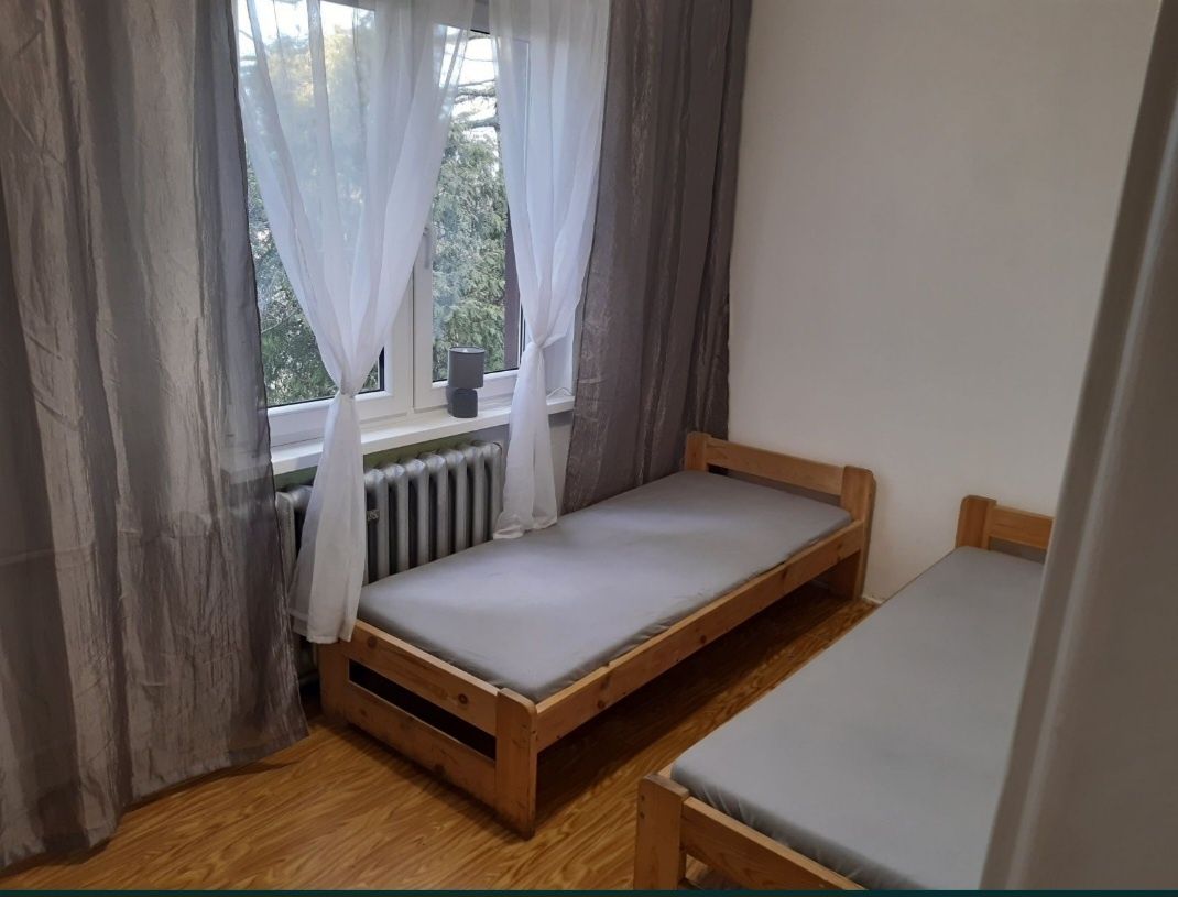 Tanie noclegi hostel Sosnowiec. Stancja pokoje pokój