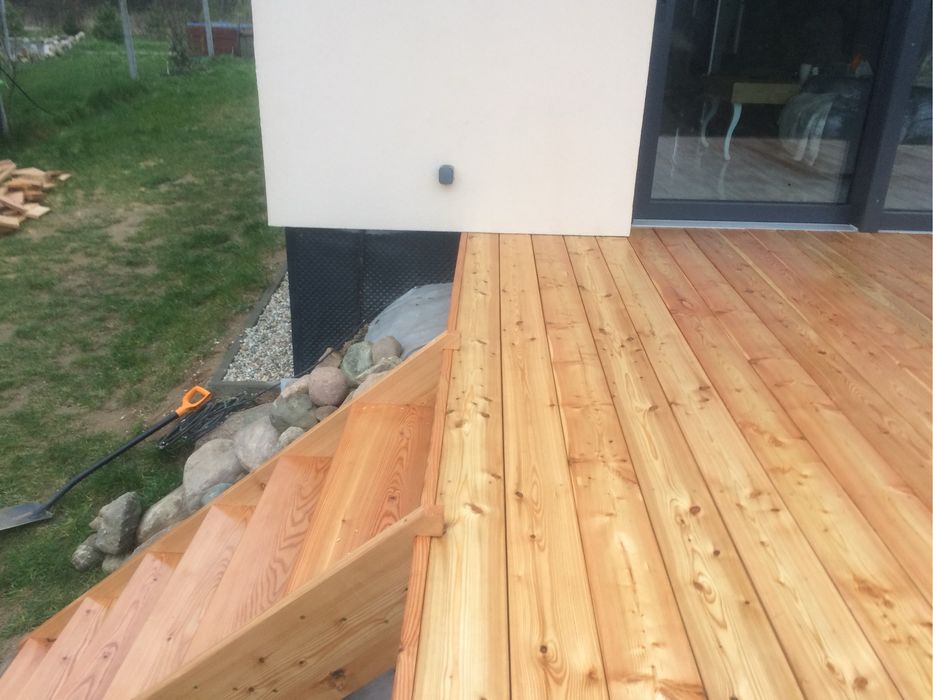 Tarasy drewniane modrzew