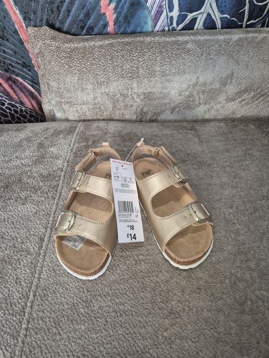 Nowe sandałki złote r. 31 dziewczęce