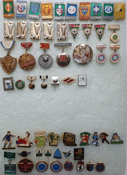 Значки, футбол (продажа, обмен)