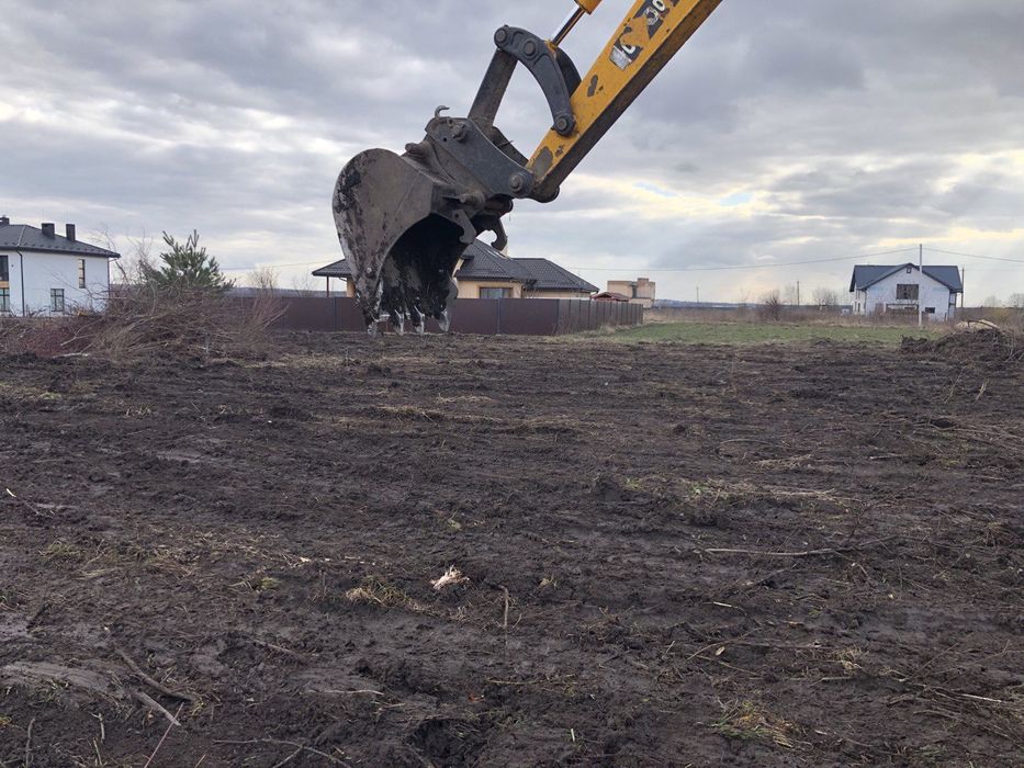 Чистка ділянок. Зрізнання та Корчування дерев, пнів. Львів та область.