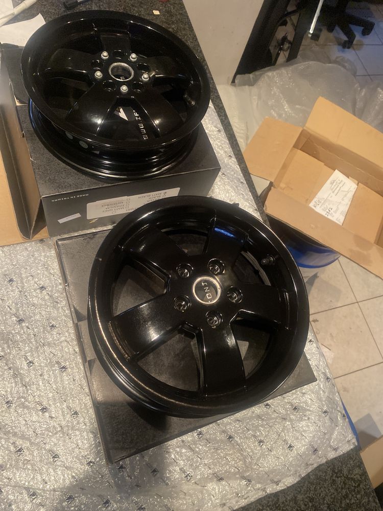 Felgi Piaggio Vespa GTS 125/300 idealny stan Jak Nowe 12 N187