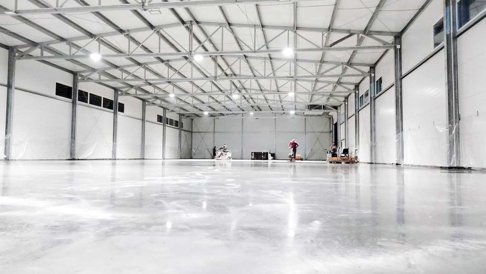 Posadzki przemysłowe podjazdy betonowe zacieranie chudziak kucie beton