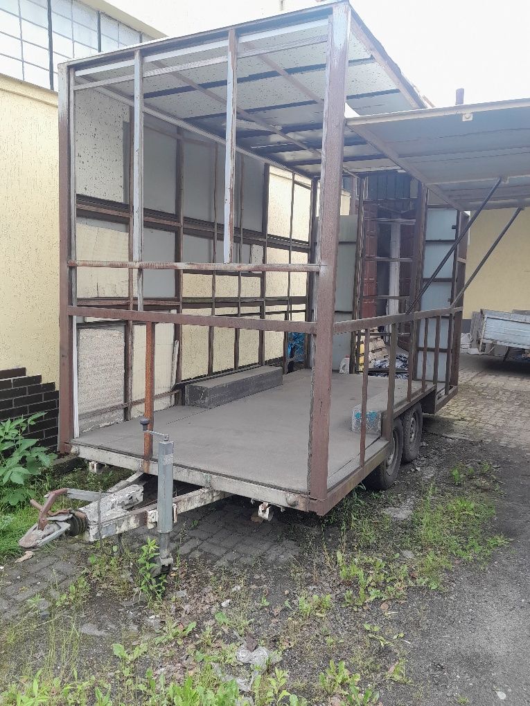 Przyczepa gastronomiczna do zabudowy