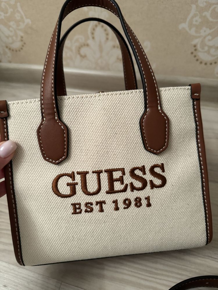 Новая сумочка Guess оригинал новая