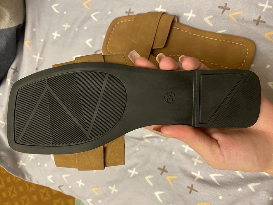 Шльопанці слайди