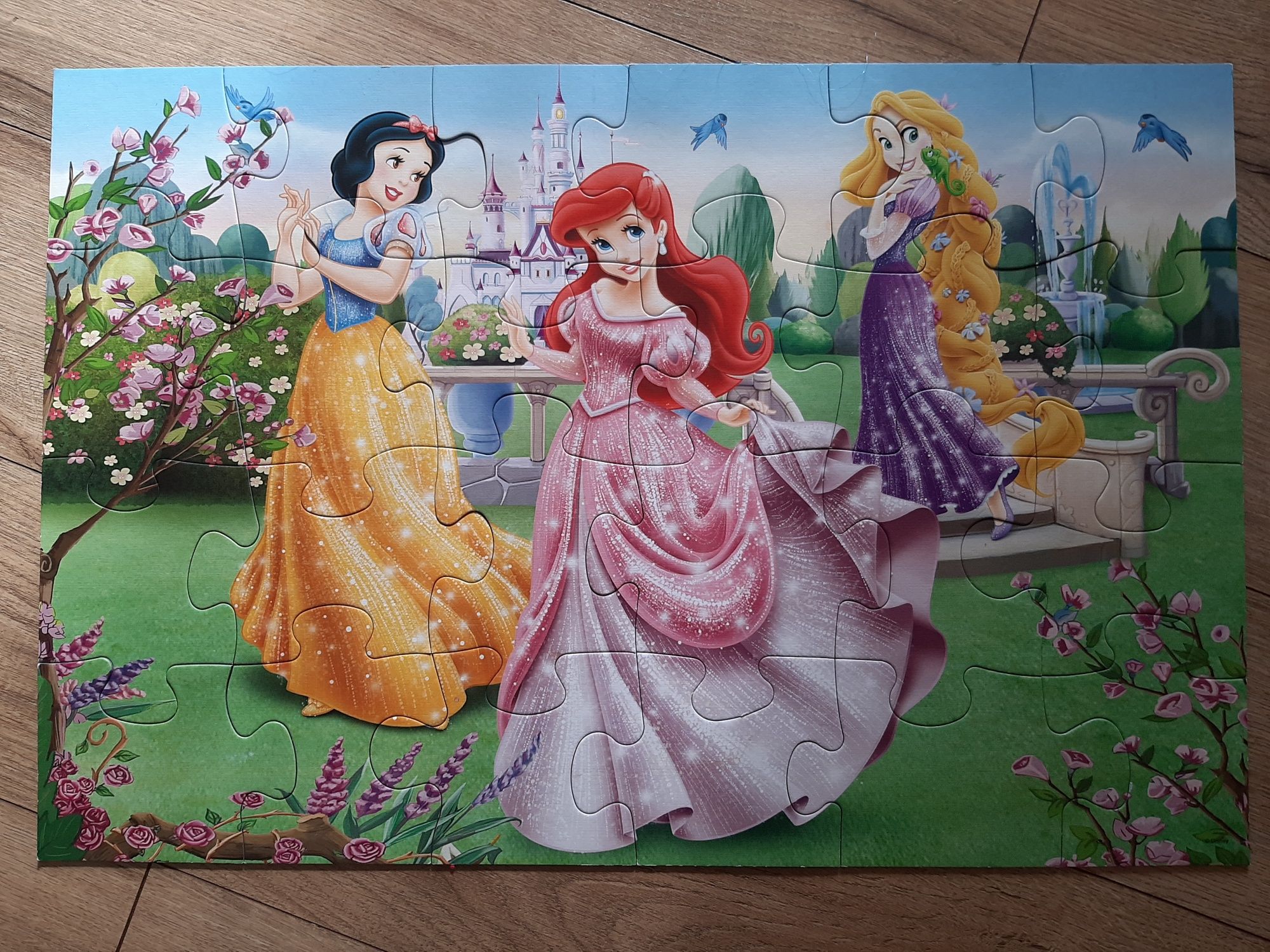 Duże puzzle MAXI Trefl dla dzieci 24 szt 3+ Ksiezniczki