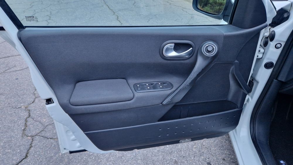 Автомобиль Renault Megan 1,6