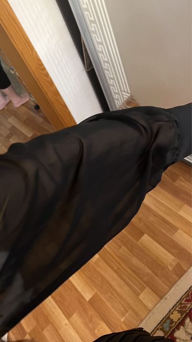 чорна жіноча сукня осіння