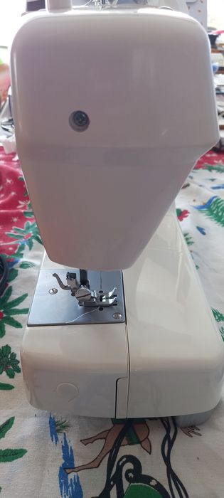 Maquina de costura singer