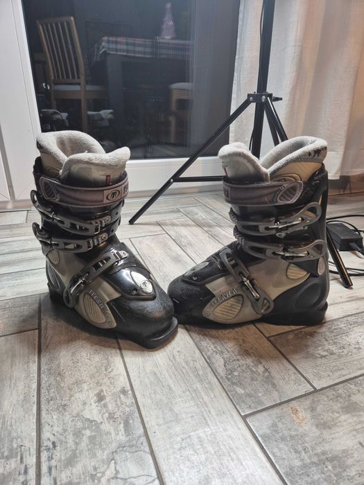 Buty narciarskie zjazdowe TECHNIKA rozmiar 24-24,5