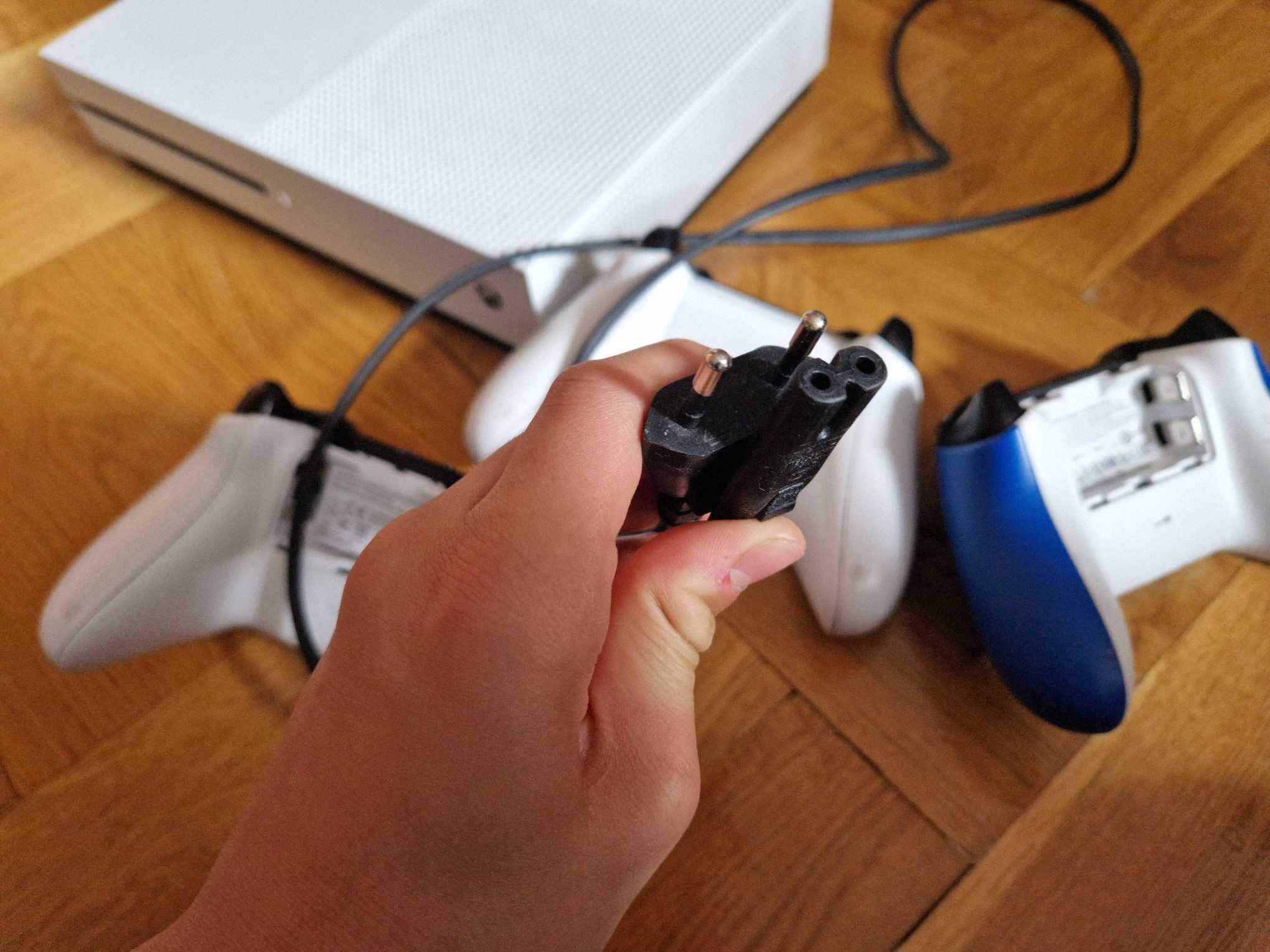 Xbox one s+cinect sensor+19 gier