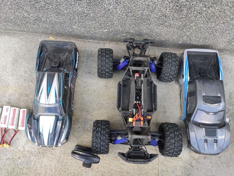 Traxxax X-MAXX 8S, Hobbywing max 6, Amortyzatory PROLINE