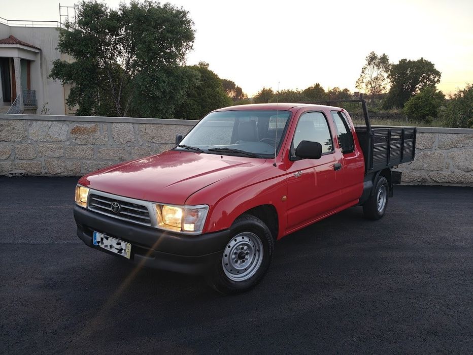 Toyota hilux x-cab pick-up 4x2