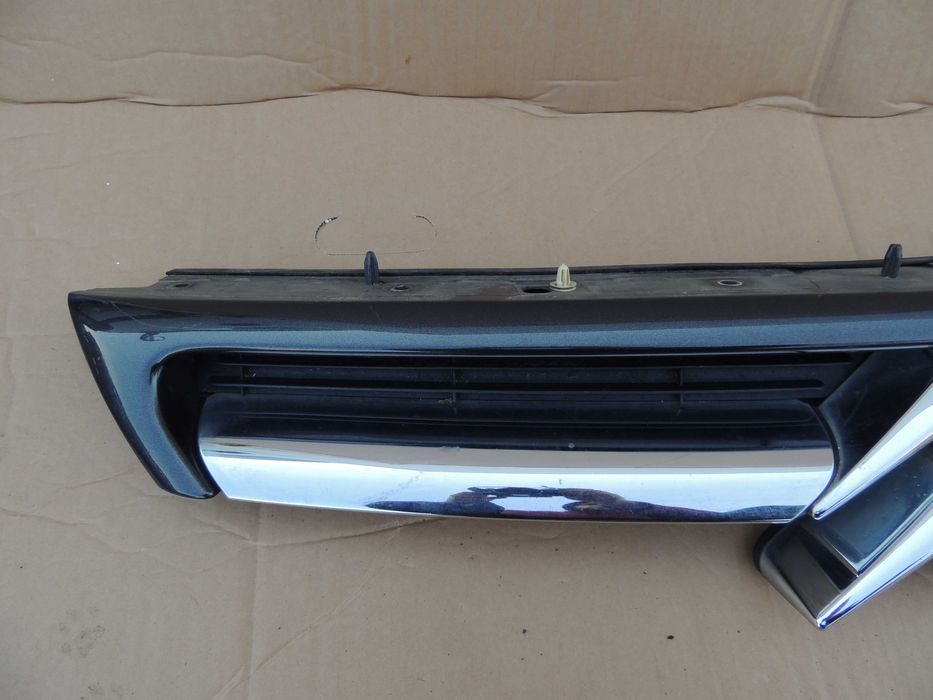 Atrapa grill emblemat Citroen C8 chrom na maskę wlot powietrza