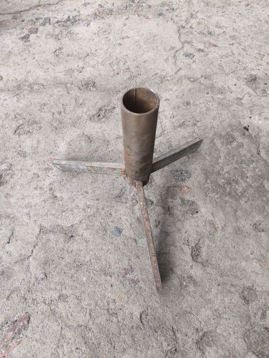 Продам підставку під елку