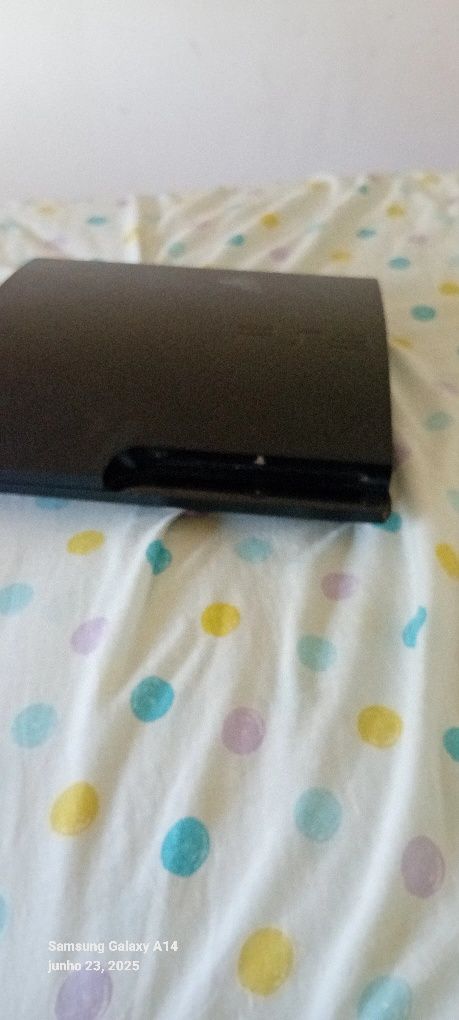 Uma ps3 usada e em bom estado