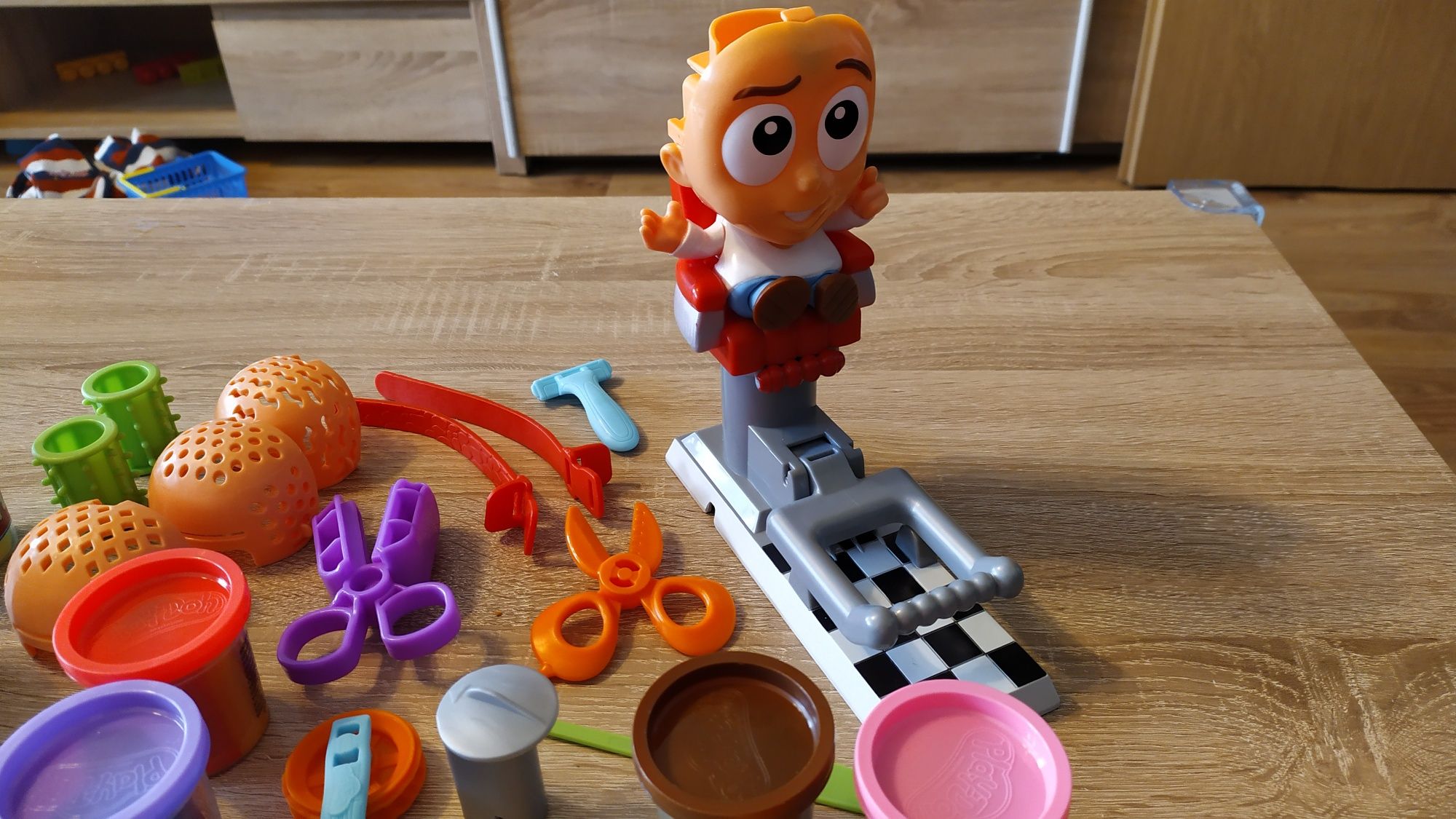 Hasbro Play-Doh szalony fryzjer Nowy