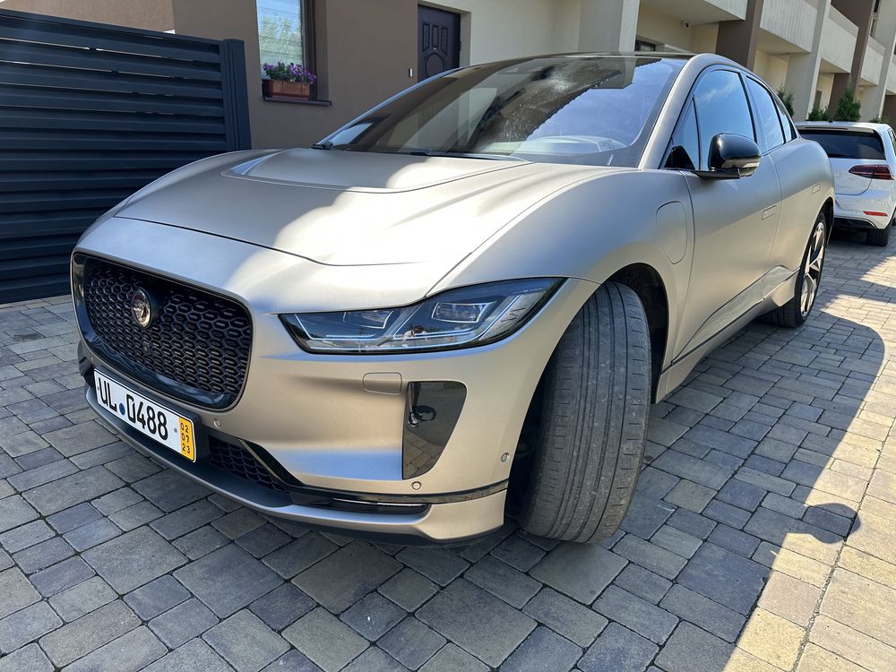 Jaguar |-PACE EV400