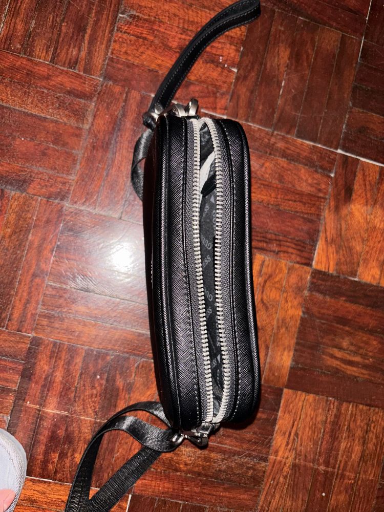 Bolsa preta nova da GUESS