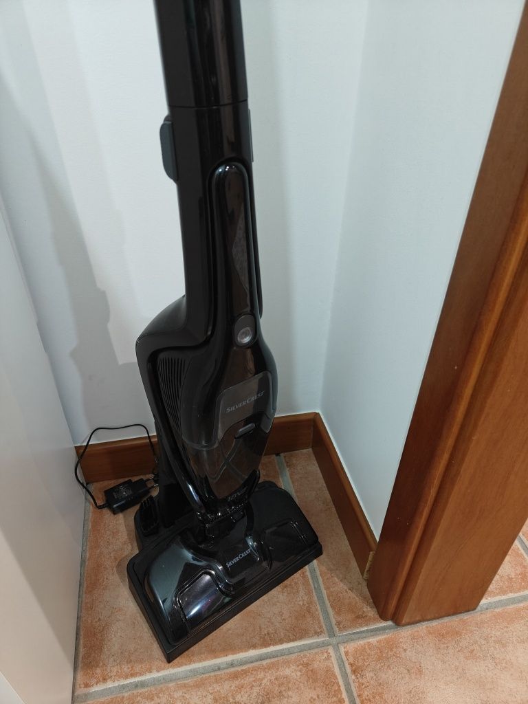 Aspirador vertical silvercrest