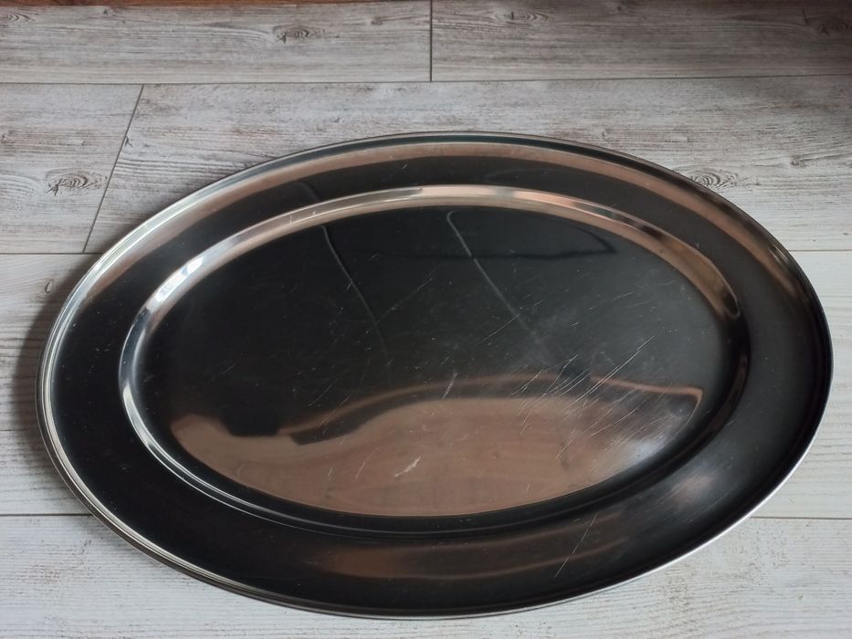 Taca do serwowania ze stali nierdzewnej