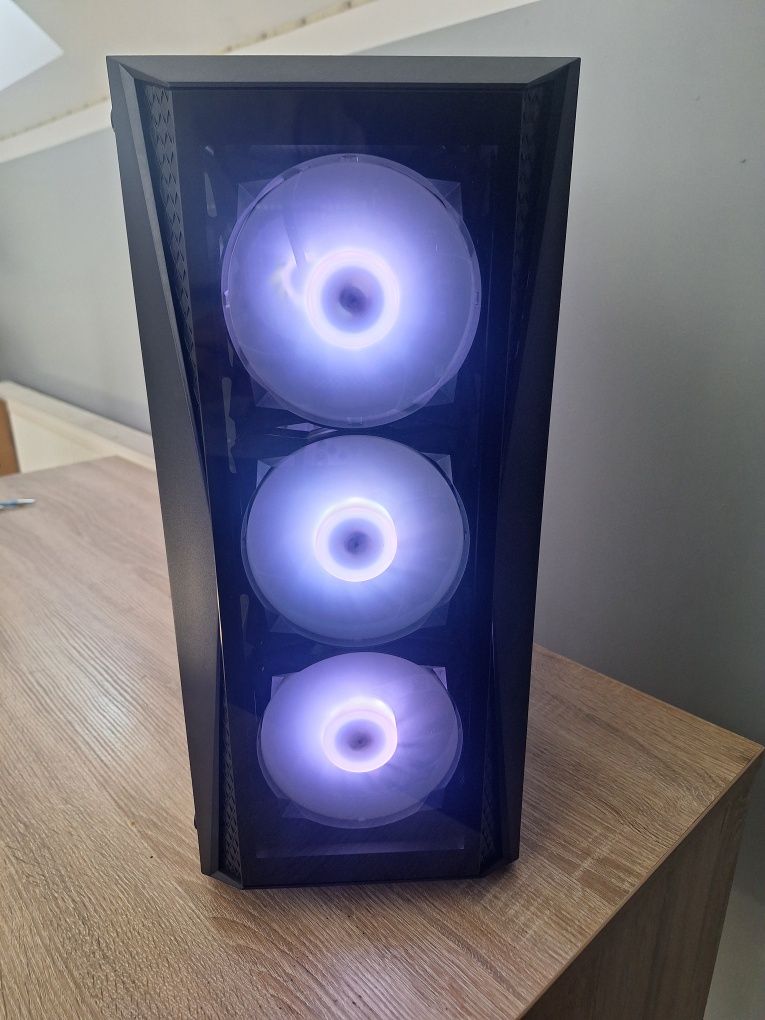 Komputer gamingowy / Rx5700XT / Ryzen 5 5500 / 32GB ramu /