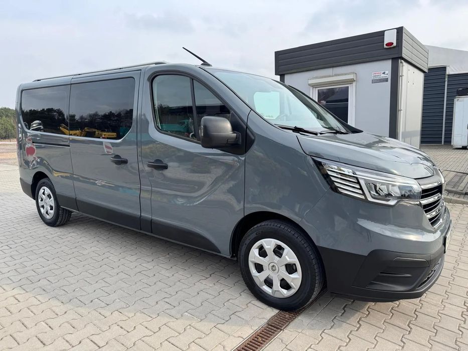 Renault Trafic Passenger 9 osobowy Klima 3x Bogata Wersja Rok 2024 GWARANCJA 4 sztuki