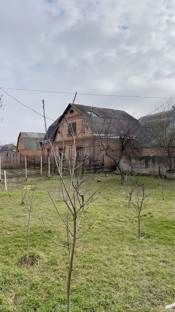 Продається коробка без внутрішніх робіт