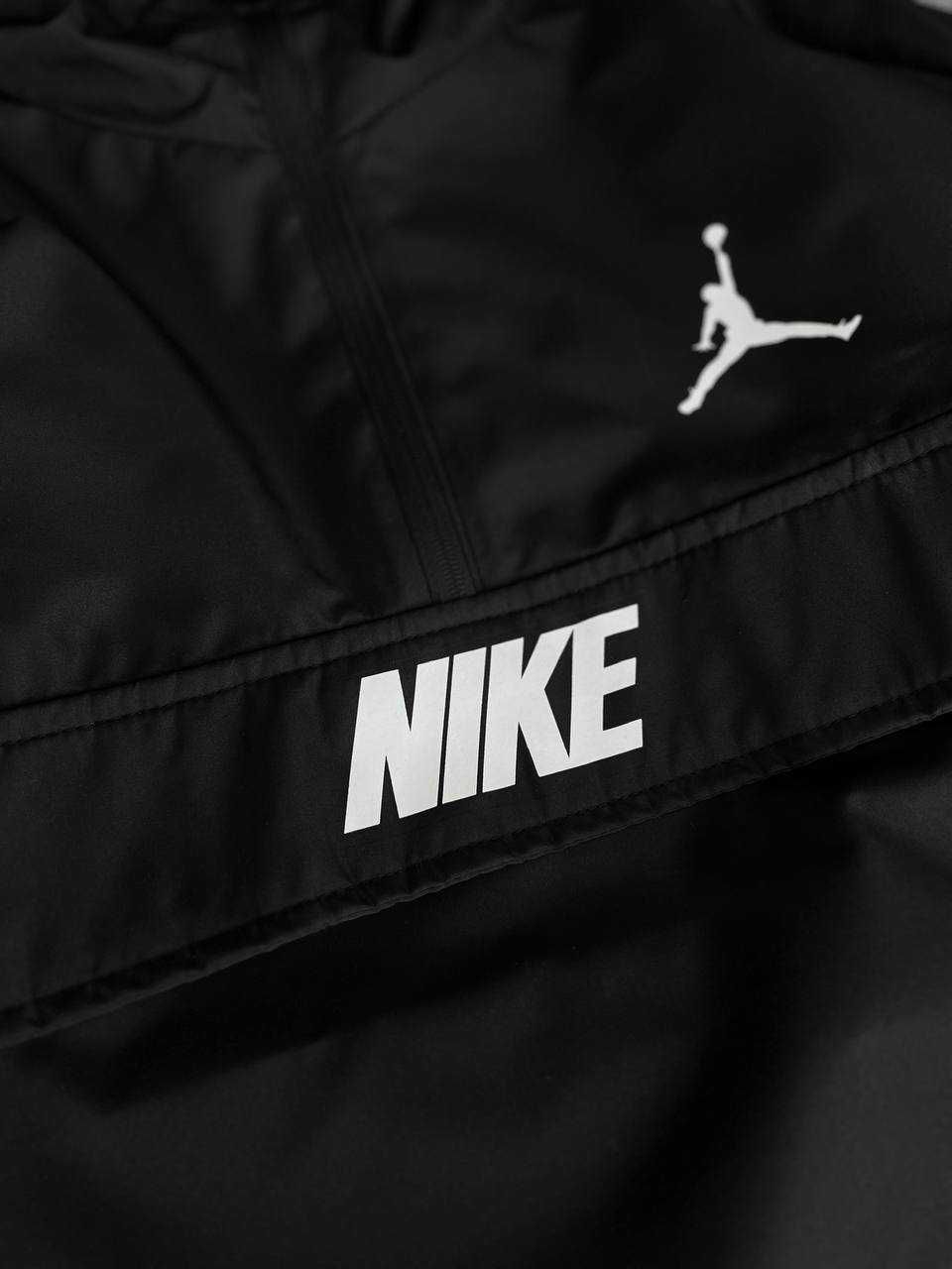 Легкий анорак Nike