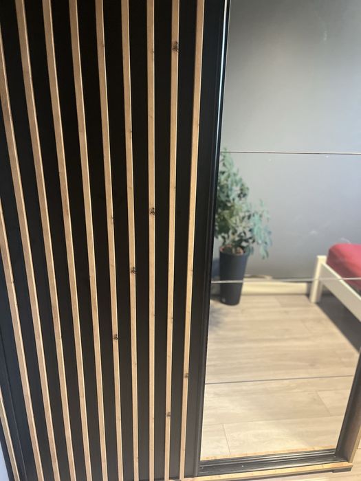 Szafa 150x245cm przesuwna z lustrem i lamelami stan jak nowa