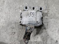 Подушка двигателя  правая VW  Bora,Golf IV1.4 98-