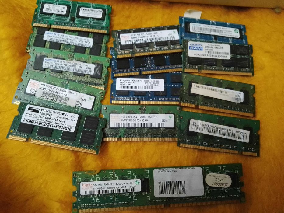 Продаются новбук   на запчастини