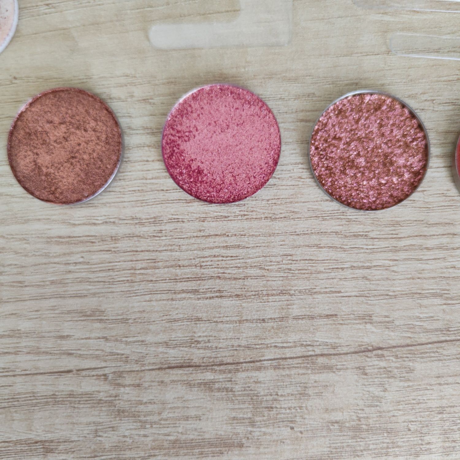 Cienie do oczu glamshop plus bronzery