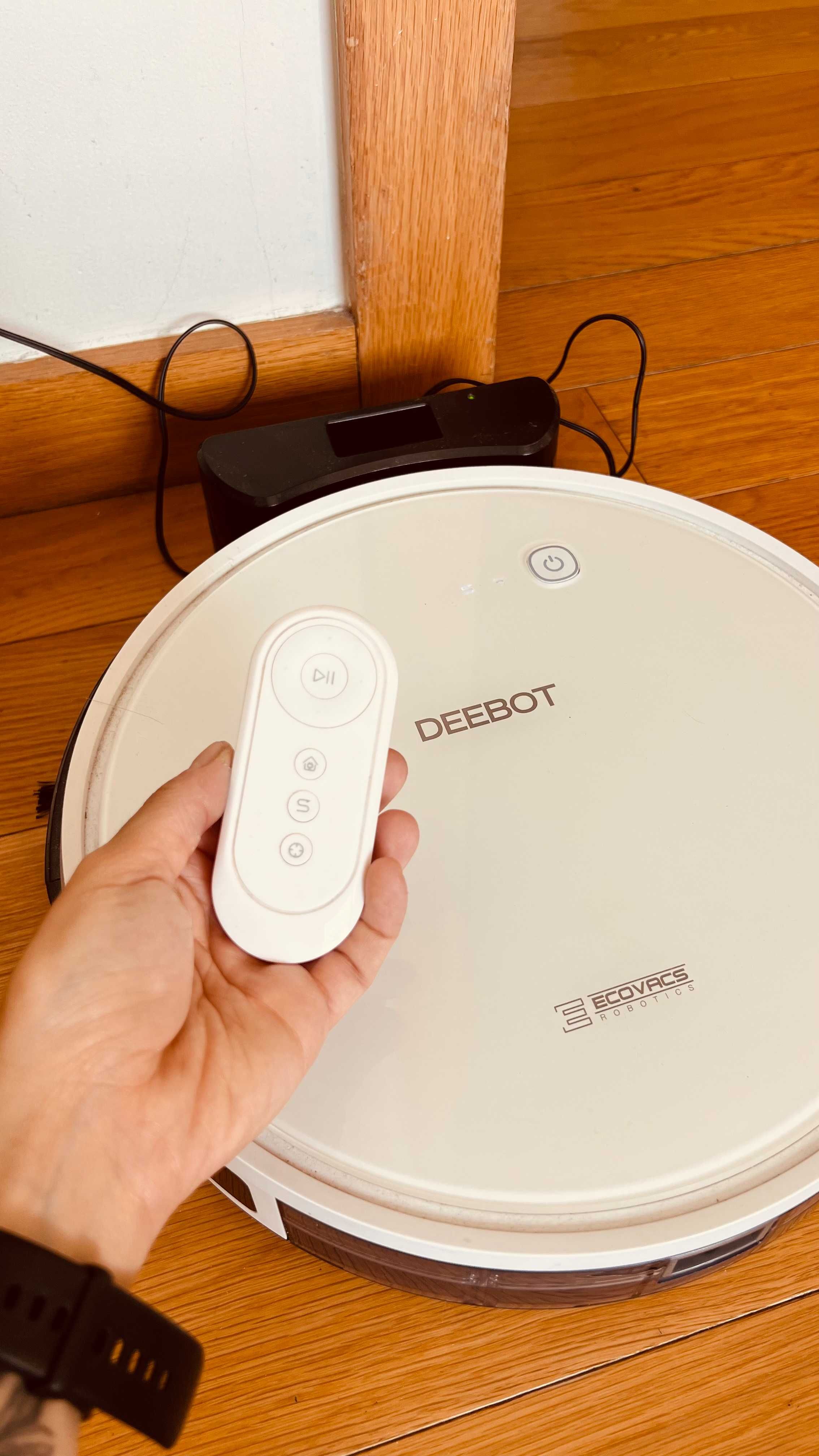 Aspirador Robô Ecovacs Deebot 600 Series – Aspira e Passa Pano