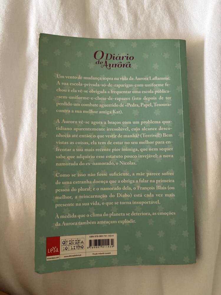 Livro O Diário de Aurora - O Mundo de Pernas para o Ar