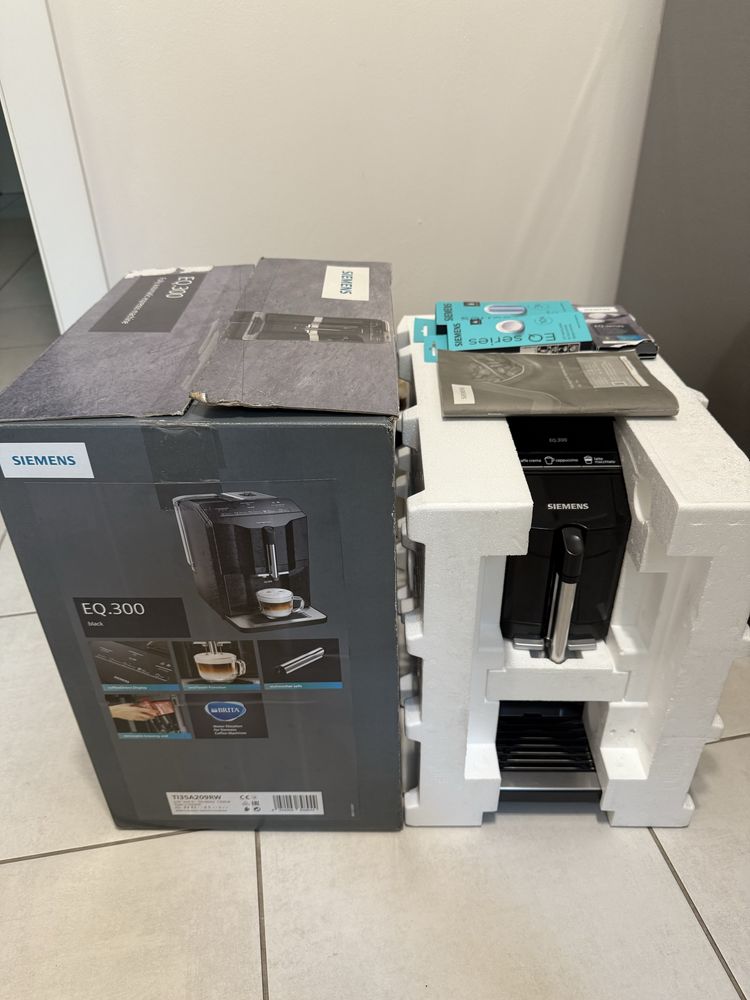 Ekspres do kawy Siemens EQ.300