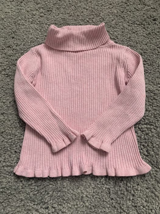 Дитячий светр, гольф, водолазка з рюшиками на дівчинку