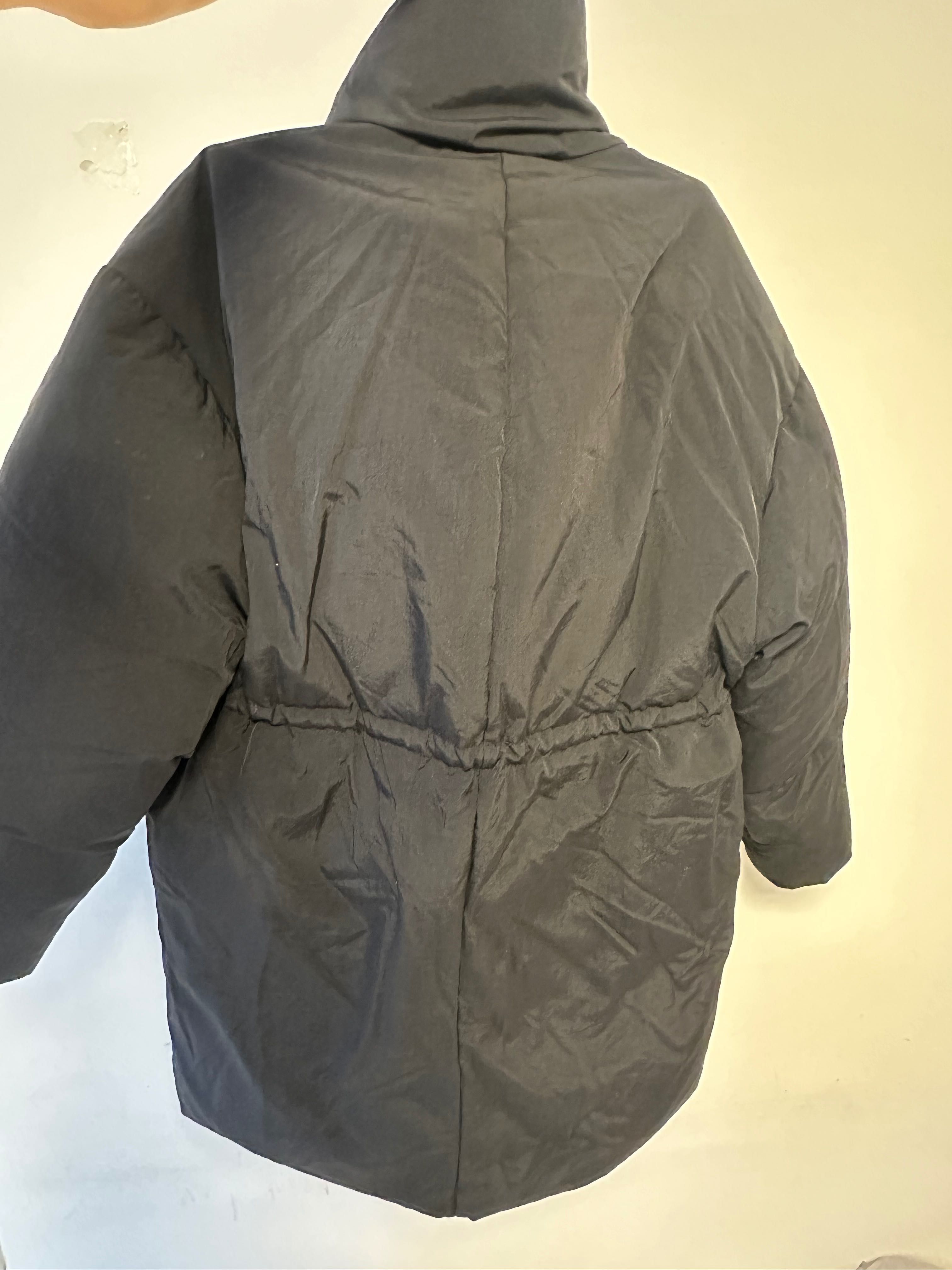 Puchowa kurtka Massimo Dutti bardzo ciepła