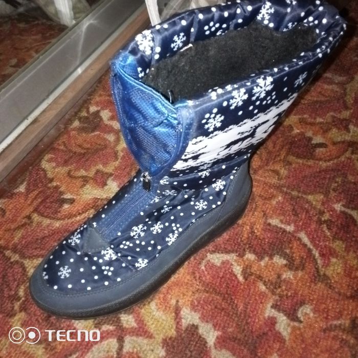 Сапожки женские.