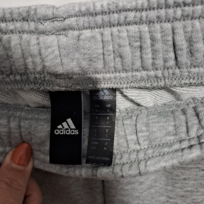 Spodnie dresowe adidas S