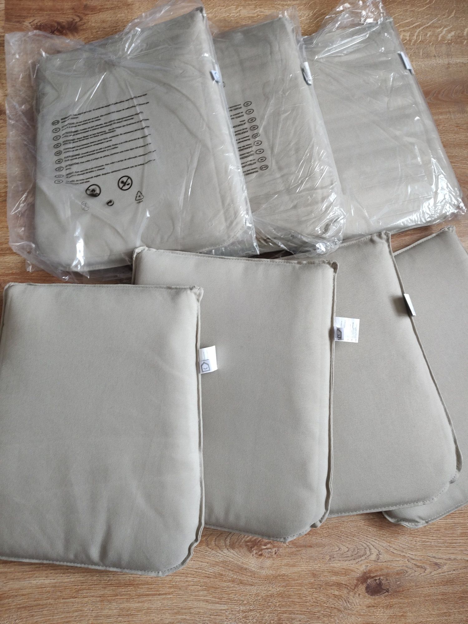 7 nowe poduszki na krzesła Castorama good home szare rzepy