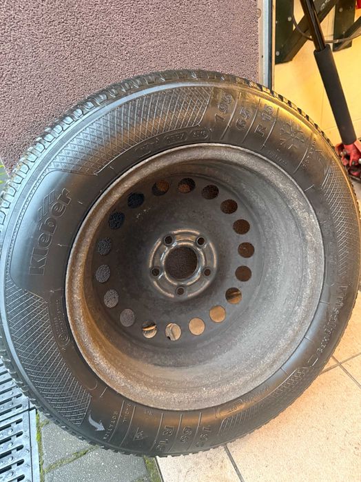 Koła zimowe 195/65 R15, 5x110 z kołpakami
