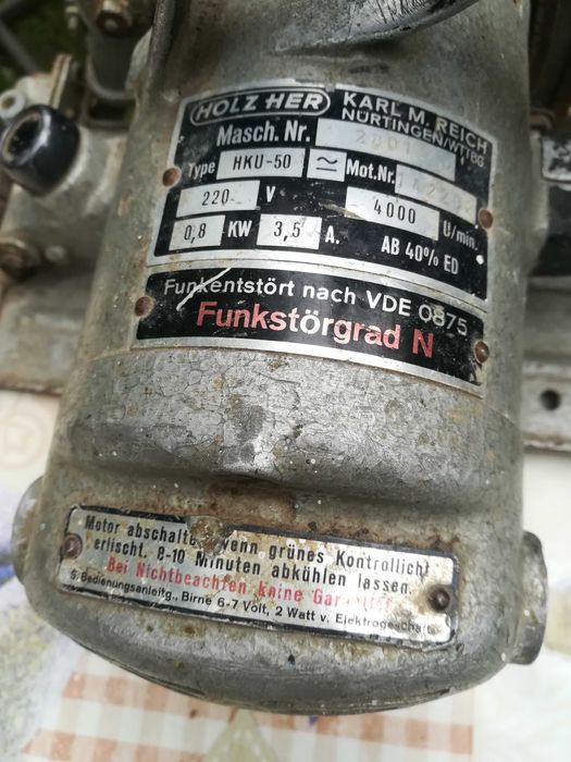 Продаю дисковую, циркулярную, ручную пилу " HOLZ- HER 28015 " 0,8квт