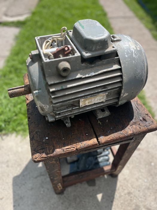 Електро мотор 3 фази 4.5 кВт 1450