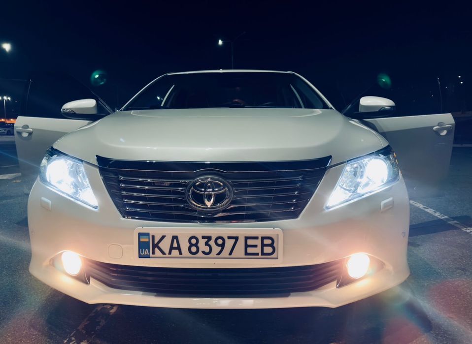 Toyota Camry 2011 рік
