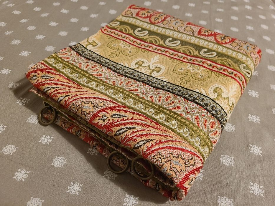 Piękna gruba zasłona 112x119