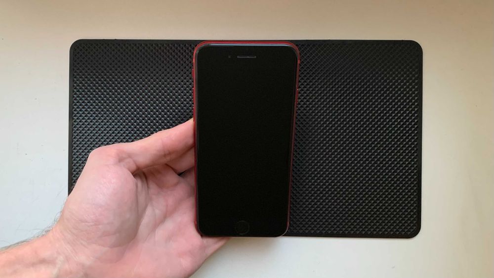 Почти идеальный - iPhone SE 2022 - 128 гб - 98% АКБ - NEVERLOCK - RED